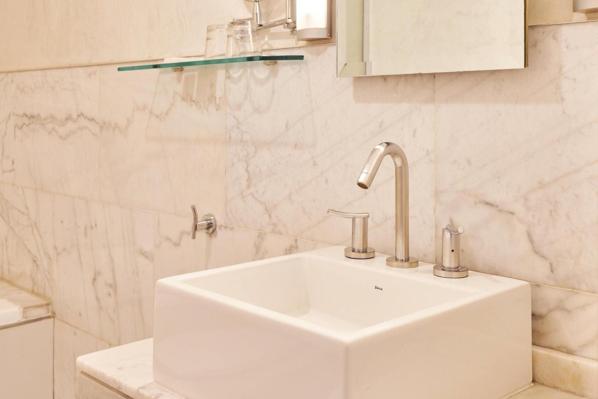 Hotel Esplendor By Wyndham Savoy 4*